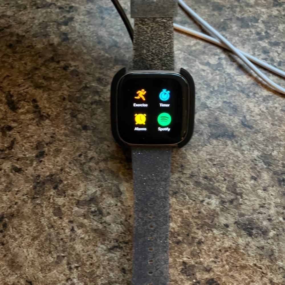 Fit Bit Versa 2 - image 4